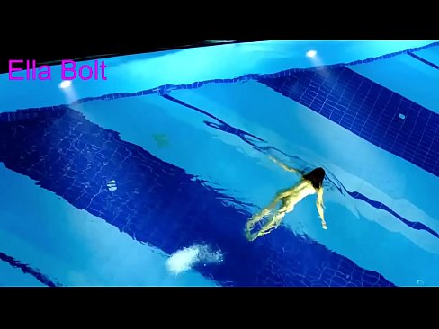 ❤️ No puc parar de mirar-la, jove rossa presa nedant nua a la piscina del complex ELLA BOLT ☑ Porno al ca.virtsextor.ru ❌❤