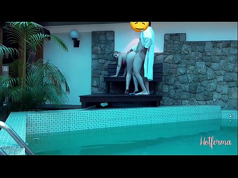 ❤️ El cap convida la criada a la piscina, però no va poder resistir-se a una calor ☑ Porno al ca.virtsextor.ru ❌❤