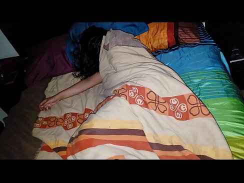❤️ El fillastre renya la seva jove madrastra mentre dorm. ☑ Porno al ca.virtsextor.ru ❌❤